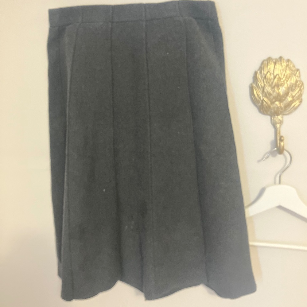 Grey skirt